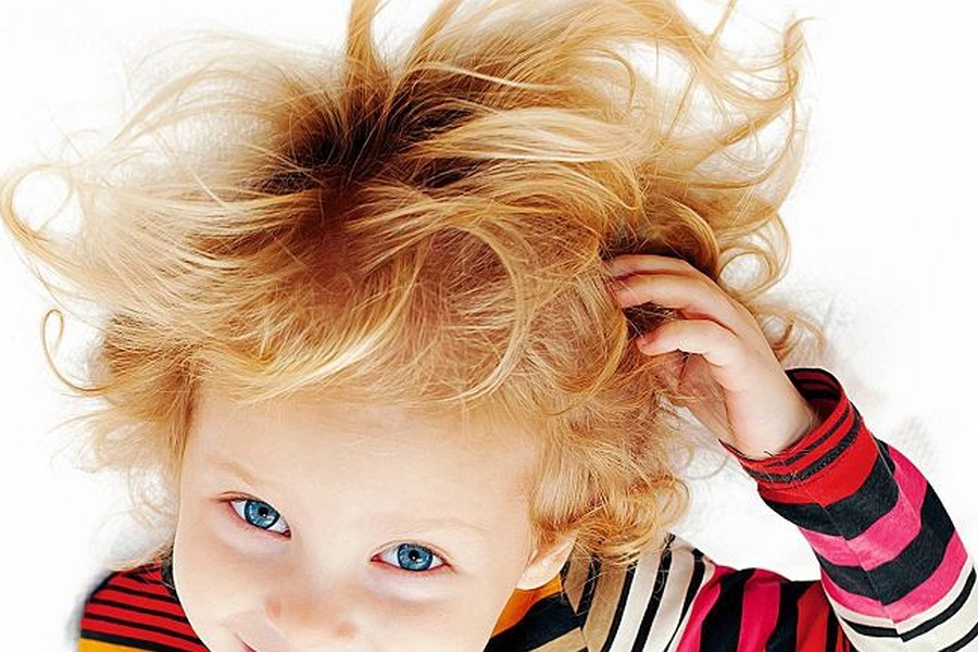 Jak pielęgnować skórę głowy i włosy u dzieci